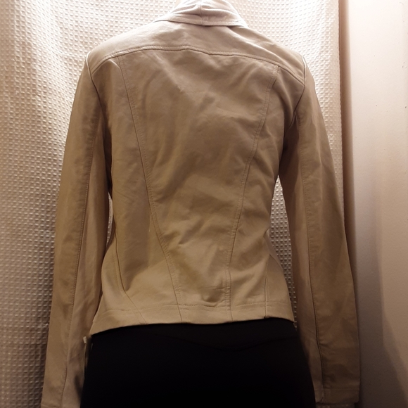 INC - Picture 2 of 2